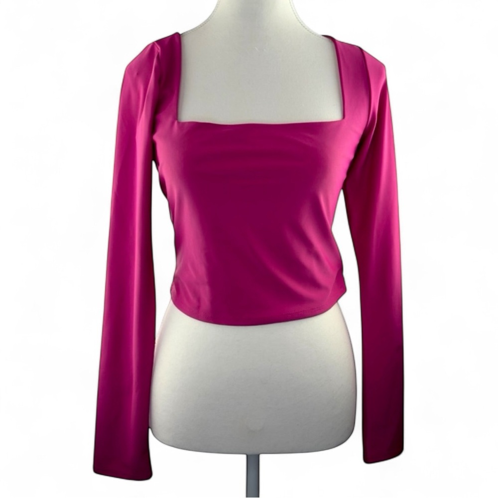 VICI Women’s M Hot Pink Long Sleeve Square Neck Cropped Stretch Knit Top - Picture 2 of 8